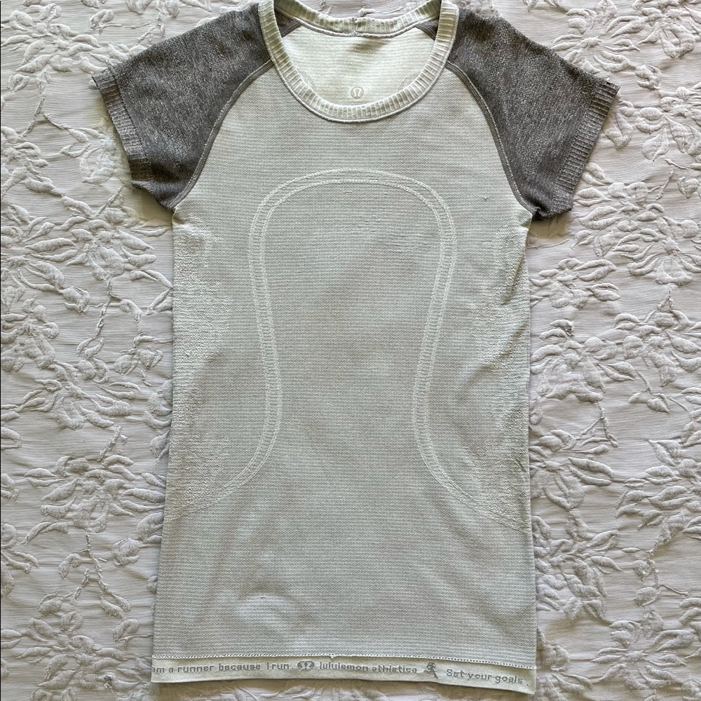 Lululemon swiftly t-shirt size 4